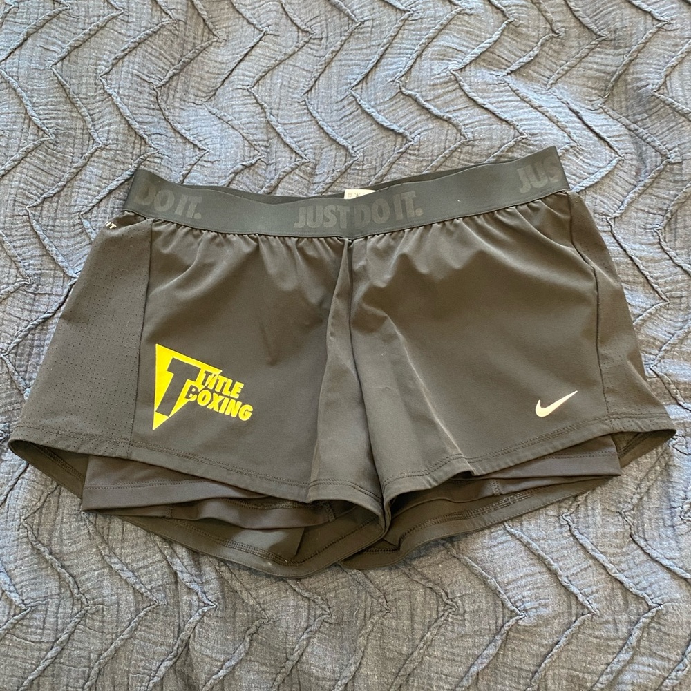 Nike Title Boxing Circuit Shorts Size L